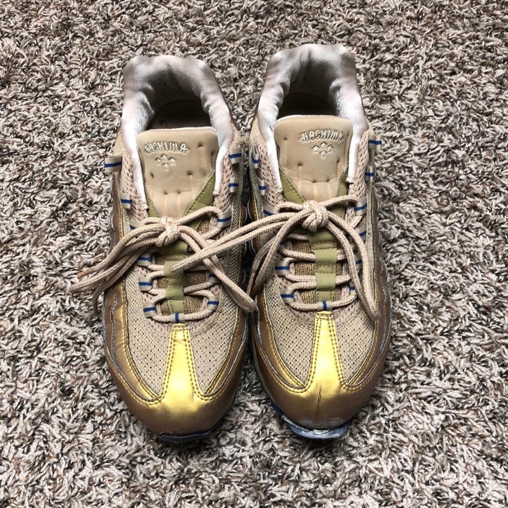 Gold air max 95